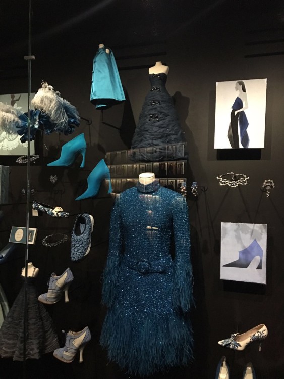 70_anos_Dior_exposicao_vestidos_azuis_30joursaparis