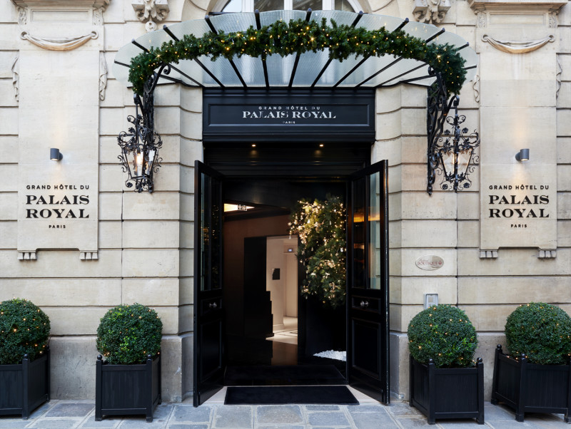 Grand-Hôtel-du-Palais-Royal_entrada_30joursaparis-e1487622204251.jpg