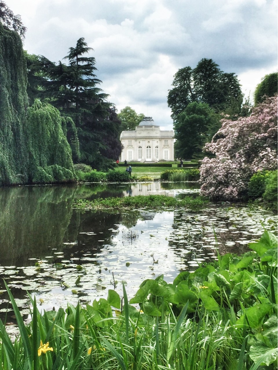 Parc-de-Bagatelle-lago-30joursaparis-960x1279.jpg